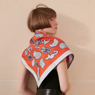 カレ 90 《エミールの夜》 - ピンク | Hermès - エルメス-公式サイト